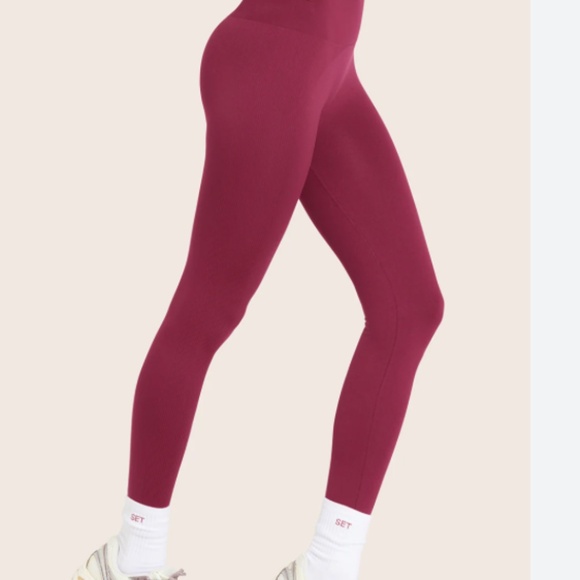 SET Active Sculptflex Leggings & Sculptflex Box Cut Bra - Picture 2 of 5